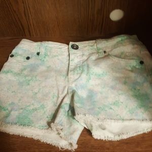 Shorts teal-ish & white
